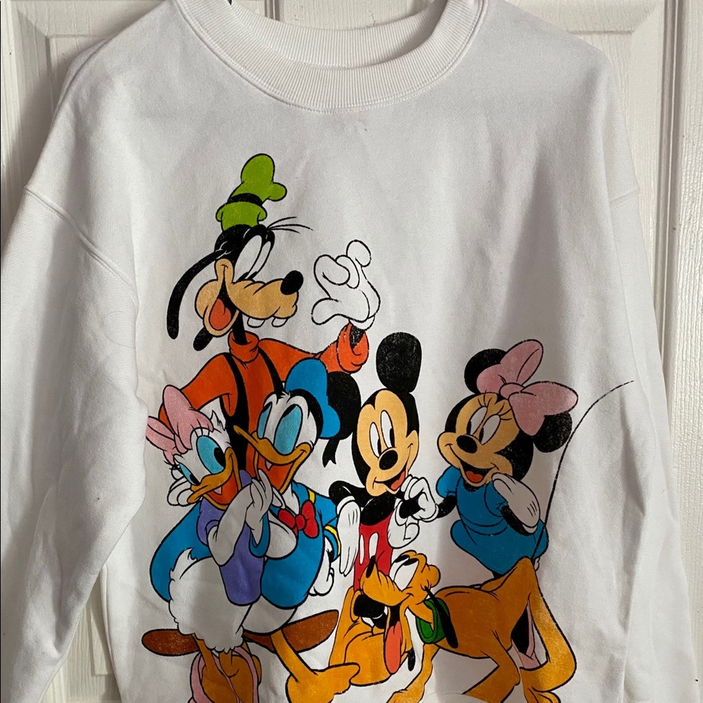 Oversized Disney crewneck sweatshirt!